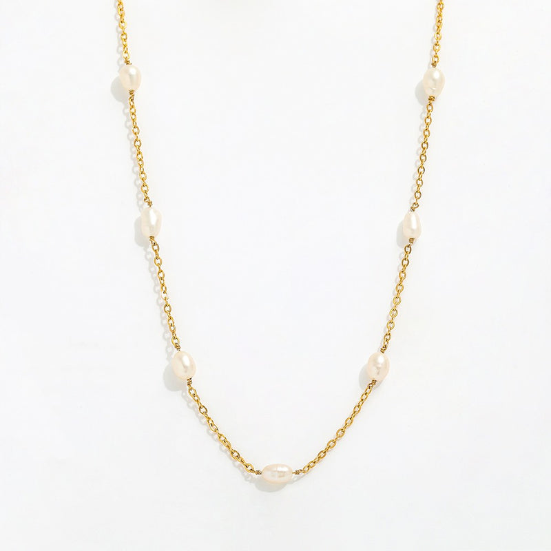 Dainty Multi Pearl necklace