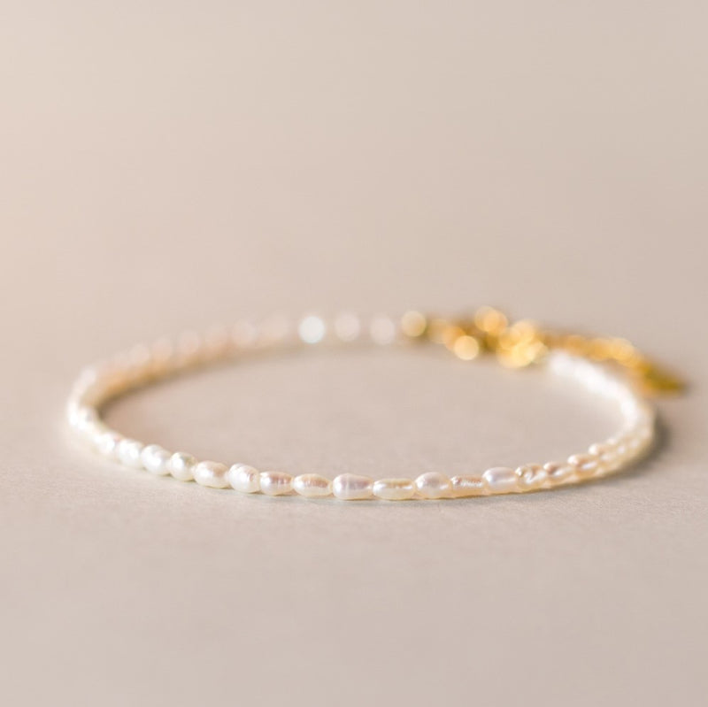 Dainty Pearls Bracelet