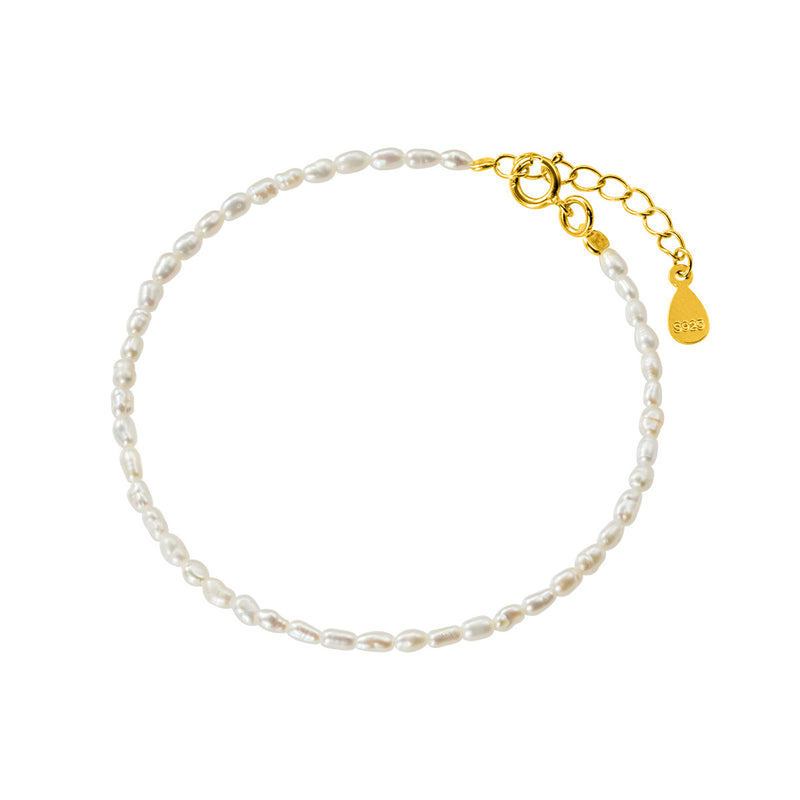Dainty Pearls Bracelet