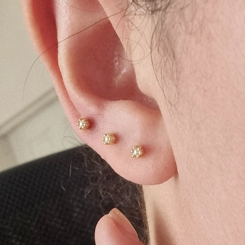 Micro Pearl Studs